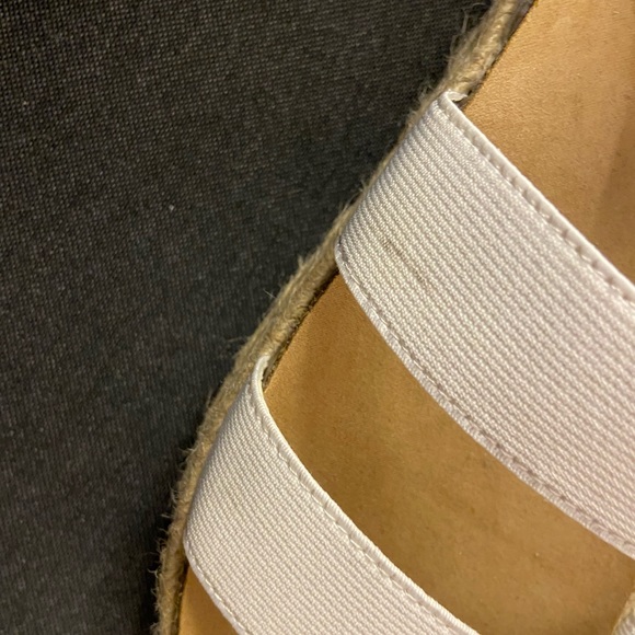 American eagle strapped sandals - Picture 3 of 3